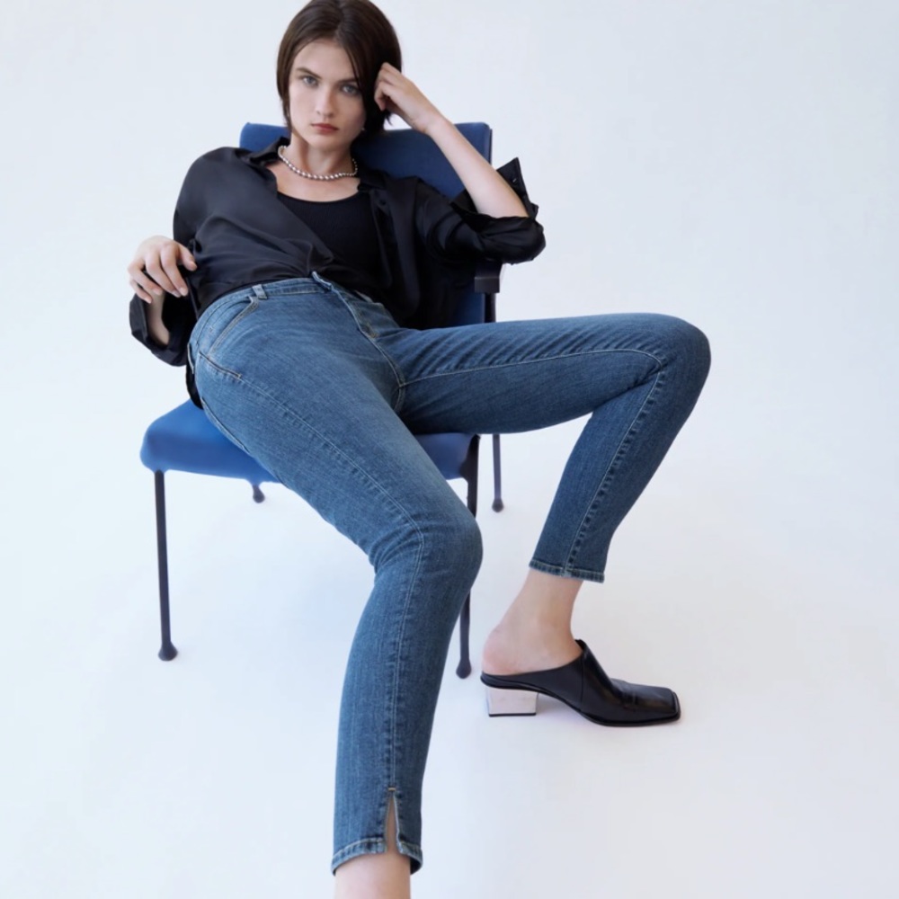 ❄️👖HP👖❄️ 𝗡𝗪𝗧 𝗭𝗮𝗿𝗮 • Z1975 Mid-rise Jeans with Split Hems